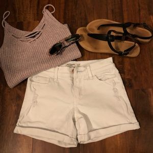 Abercrombie KIDS middle length shorts!!